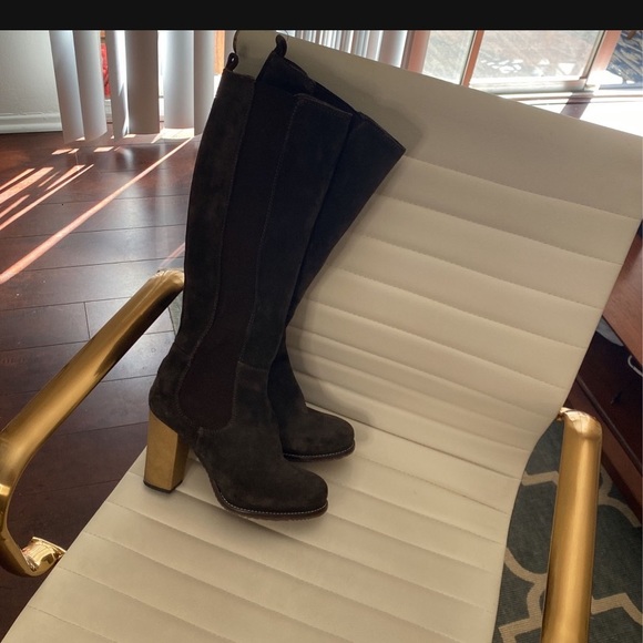 Designer Moncler boots size 7.5 - Picture 1 of 3